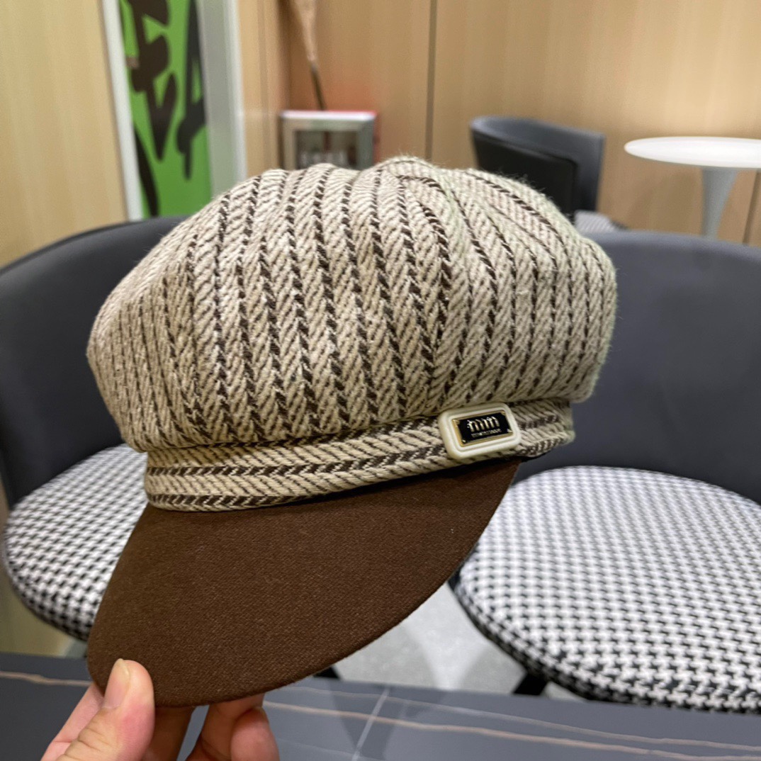  谬谬MIUMIU系列新品早秋贝雷帽 时尚潮人同款单品