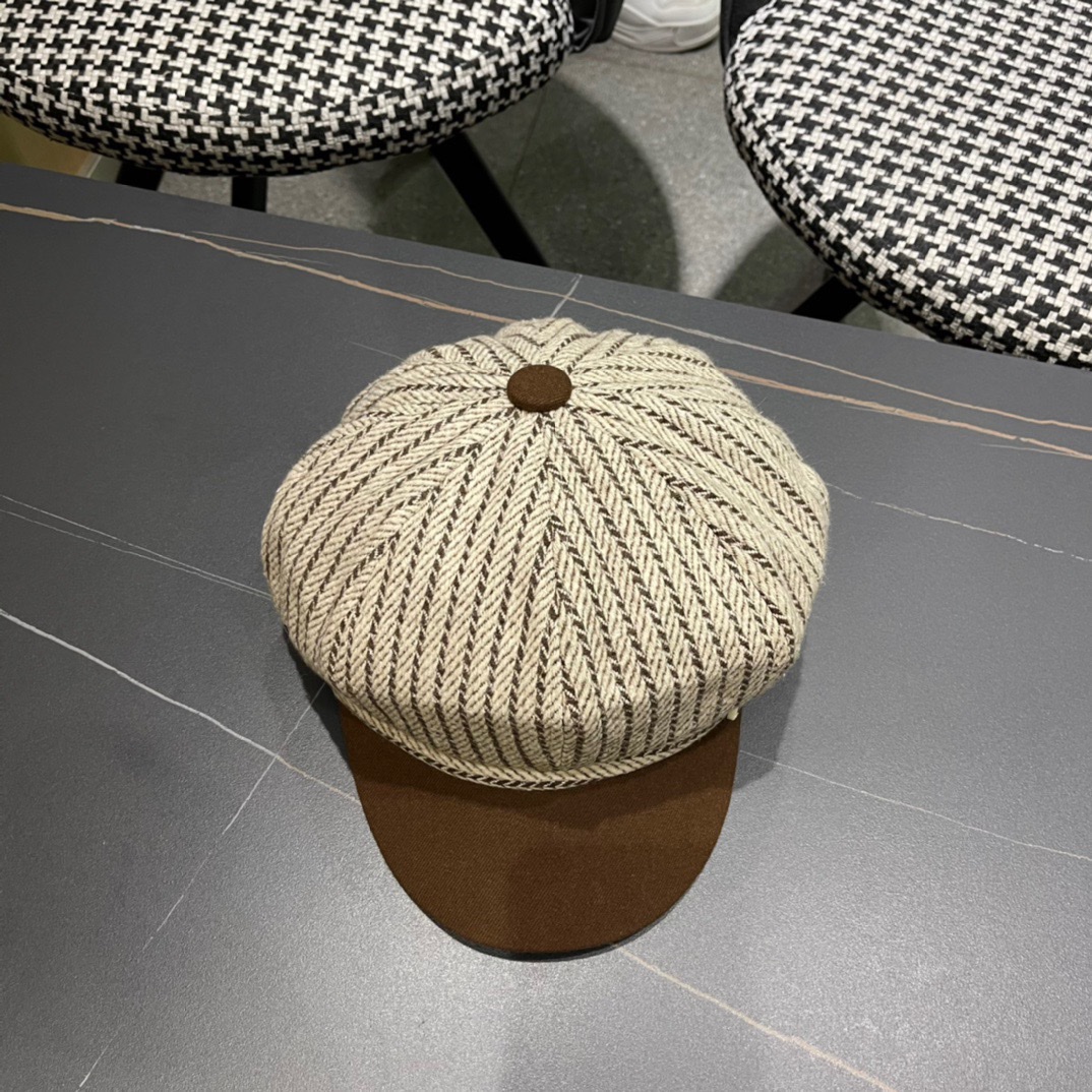  谬谬MIUMIU系列新品早秋贝雷帽 时尚潮人同款单品