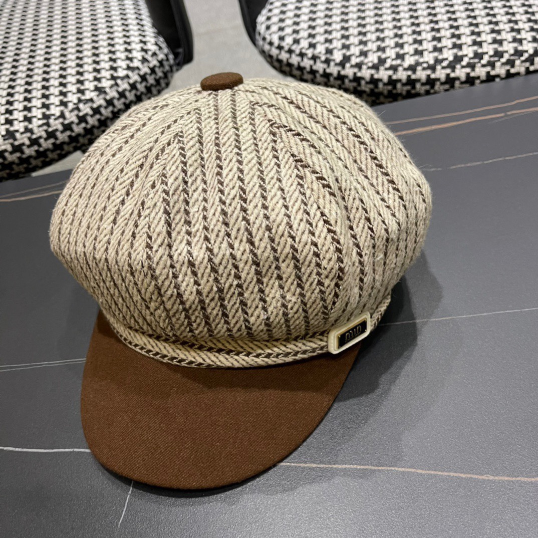  谬谬MIUMIU系列新品早秋贝雷帽 时尚潮人同款单品