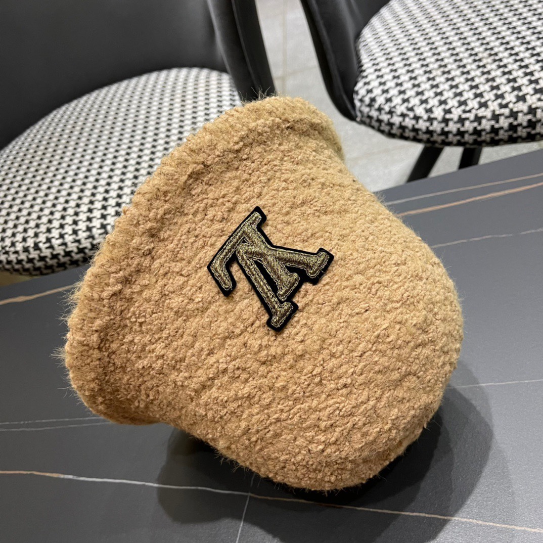  路易威登渔夫帽子女秋冬加厚毛绒保暖护耳帽显脸小