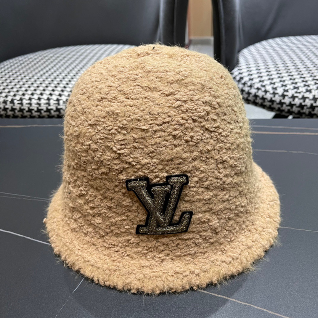  路易威登渔夫帽子女秋冬加厚毛绒保暖护耳帽显脸小
