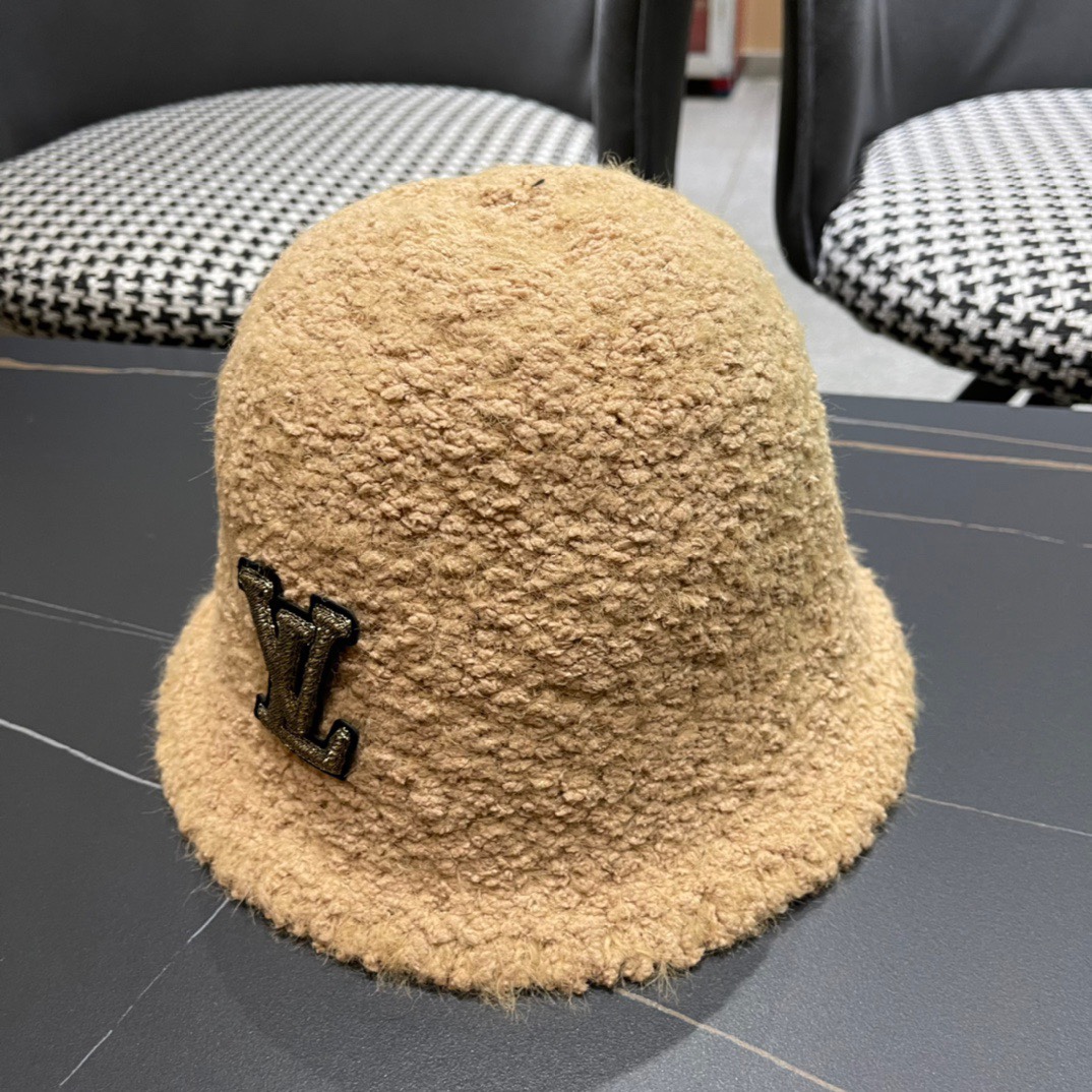  路易威登渔夫帽子女秋冬加厚毛绒保暖护耳帽显脸小