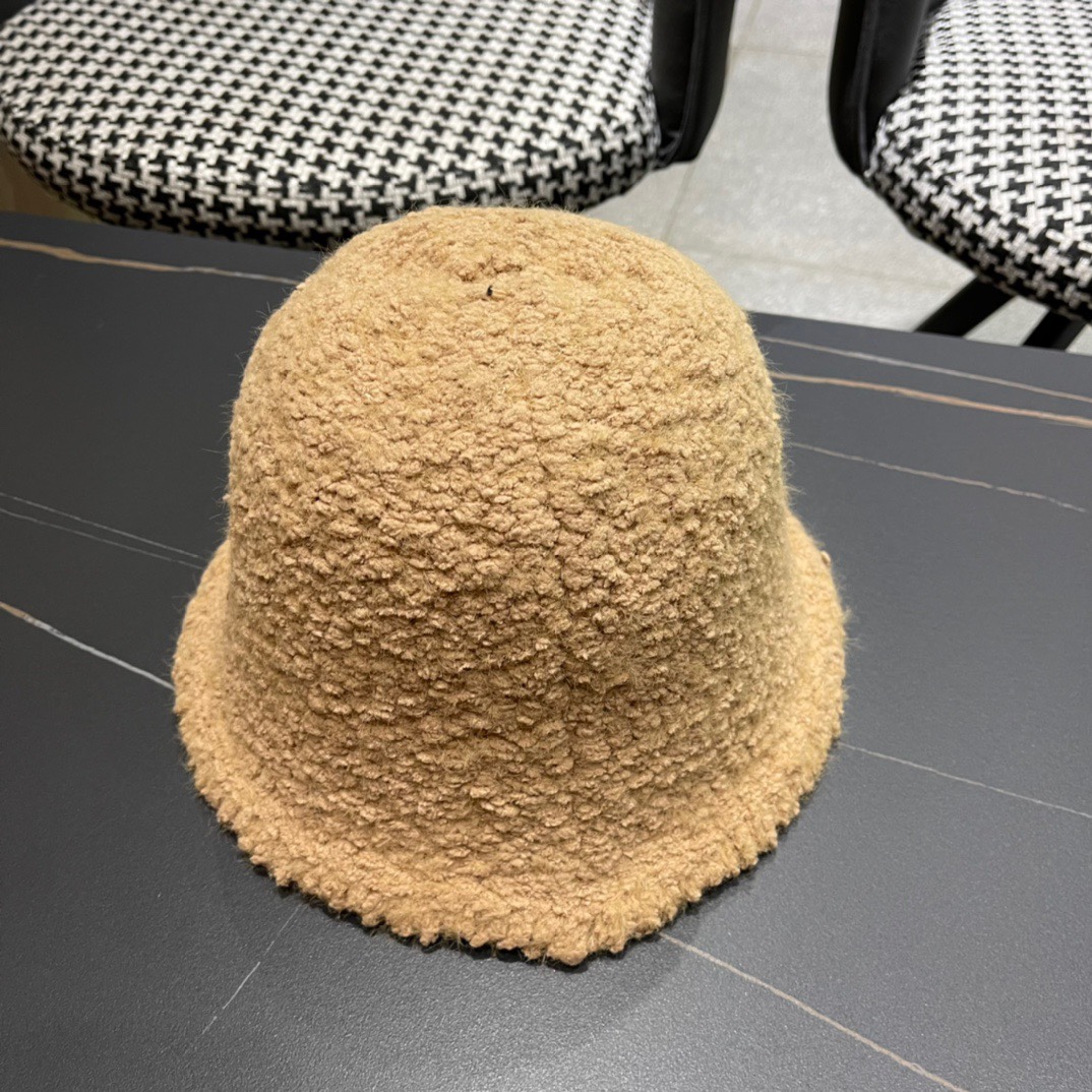  路易威登渔夫帽子女秋冬加厚毛绒保暖护耳帽显脸小