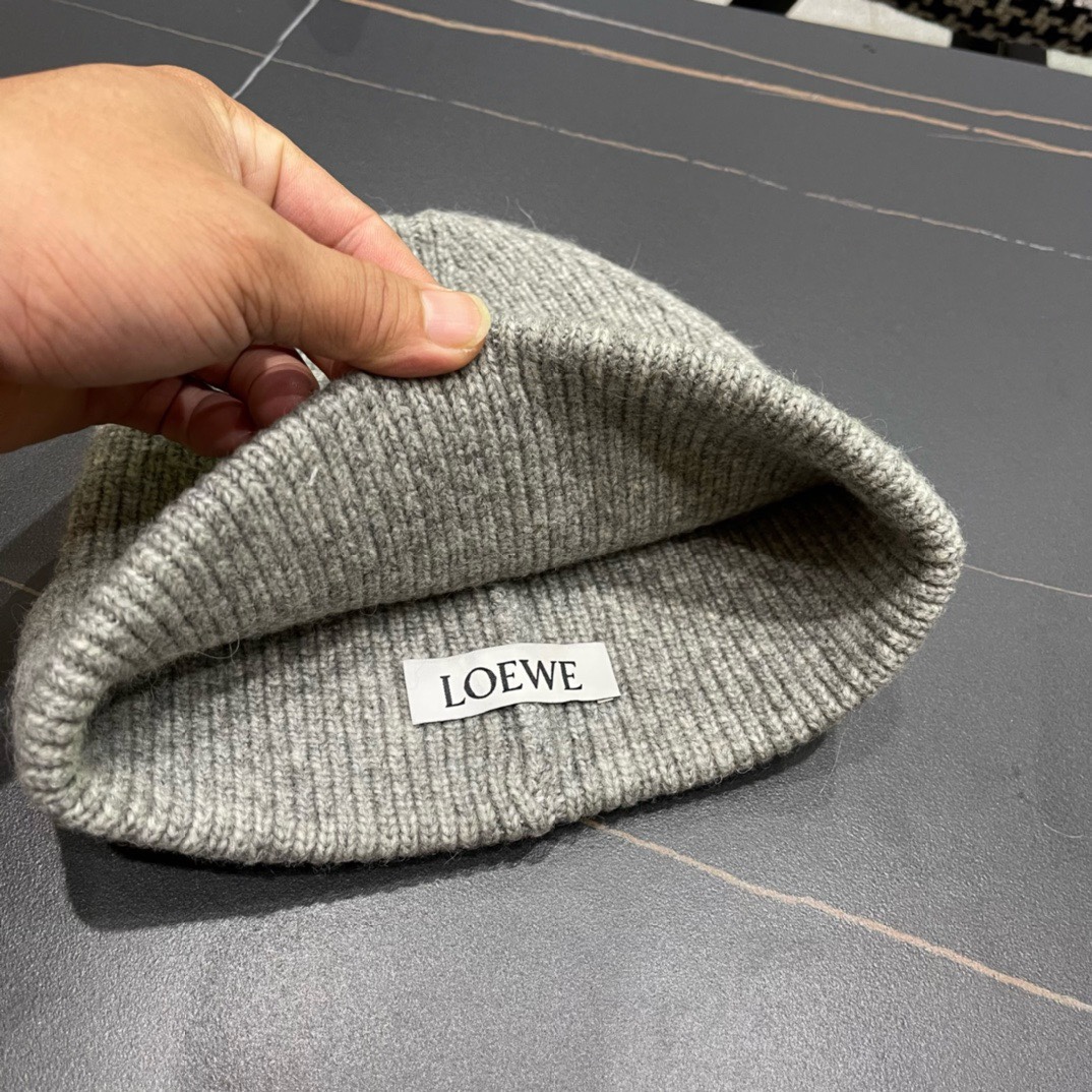 LOEWE罗意威2024早秋高端针织毛线帽毛绒材质非常百搭