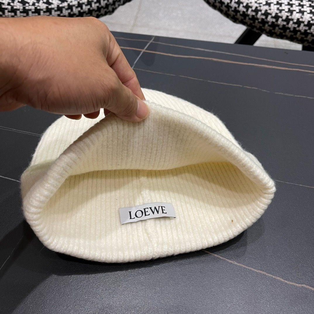 LOEWE罗意威2024早秋高端针织毛线帽毛绒材质非常百搭