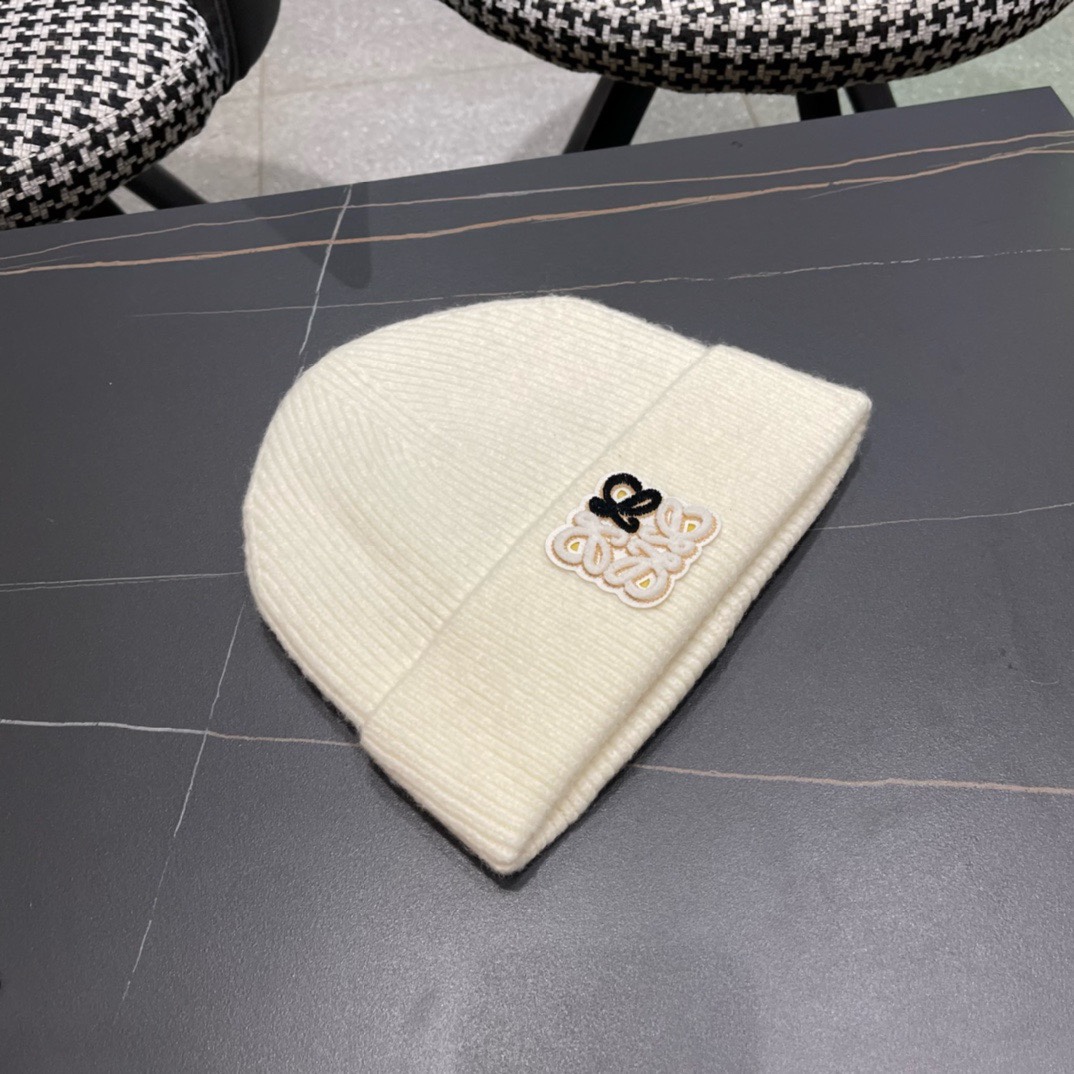 LOEWE罗意威2024早秋高端针织毛线帽毛绒材质非常百搭