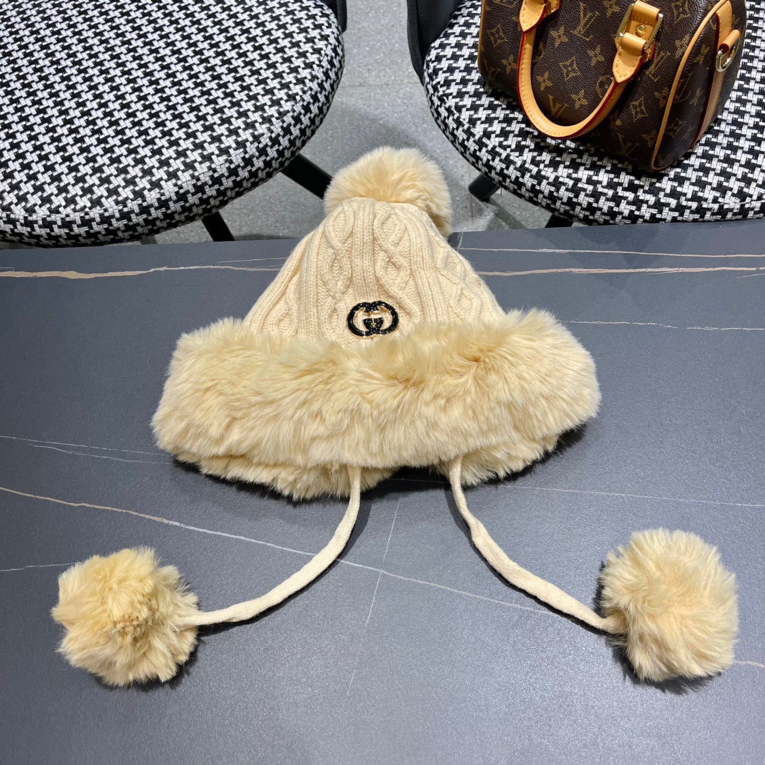 GUCCI古奇冬季雷锋帽女韩版潮百搭可爱毛球针织毛线帽加绒保暖时尚护耳帽子
