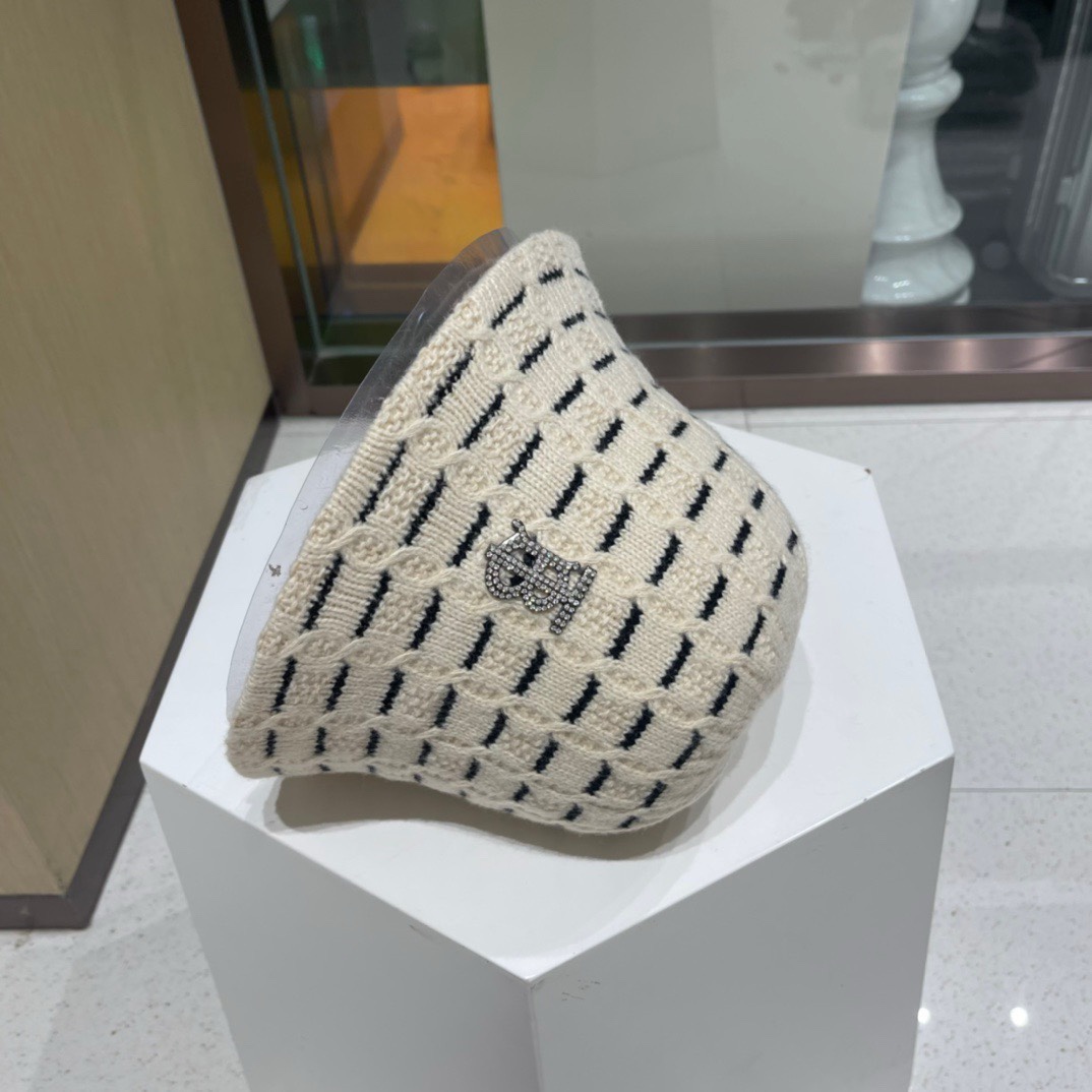 Burberry巴宝莉2023秋冬新款渔夫帽TBlogo羊毛头围57cm左右