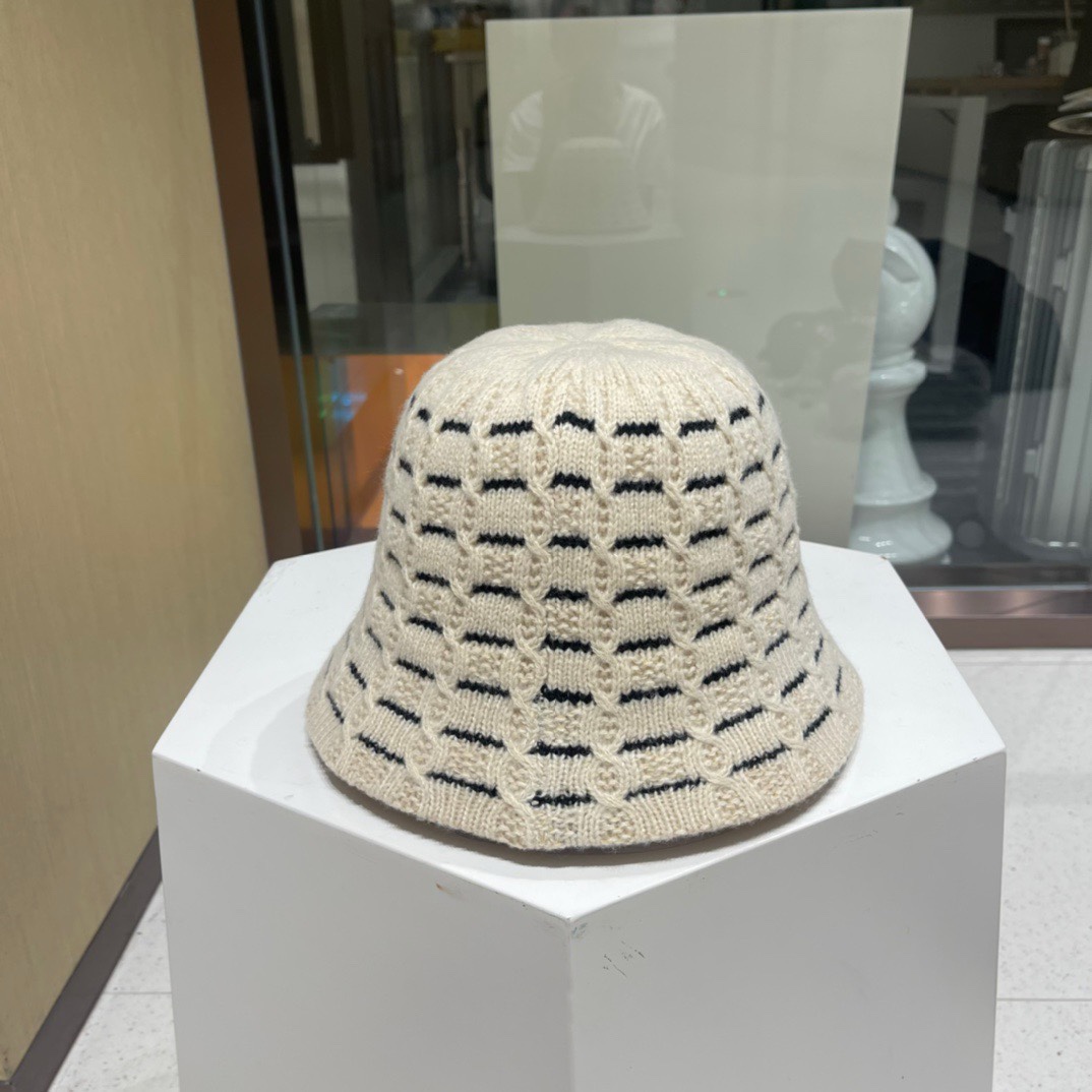 Burberry巴宝莉2023秋冬新款渔夫帽TBlogo羊毛头围57cm左右