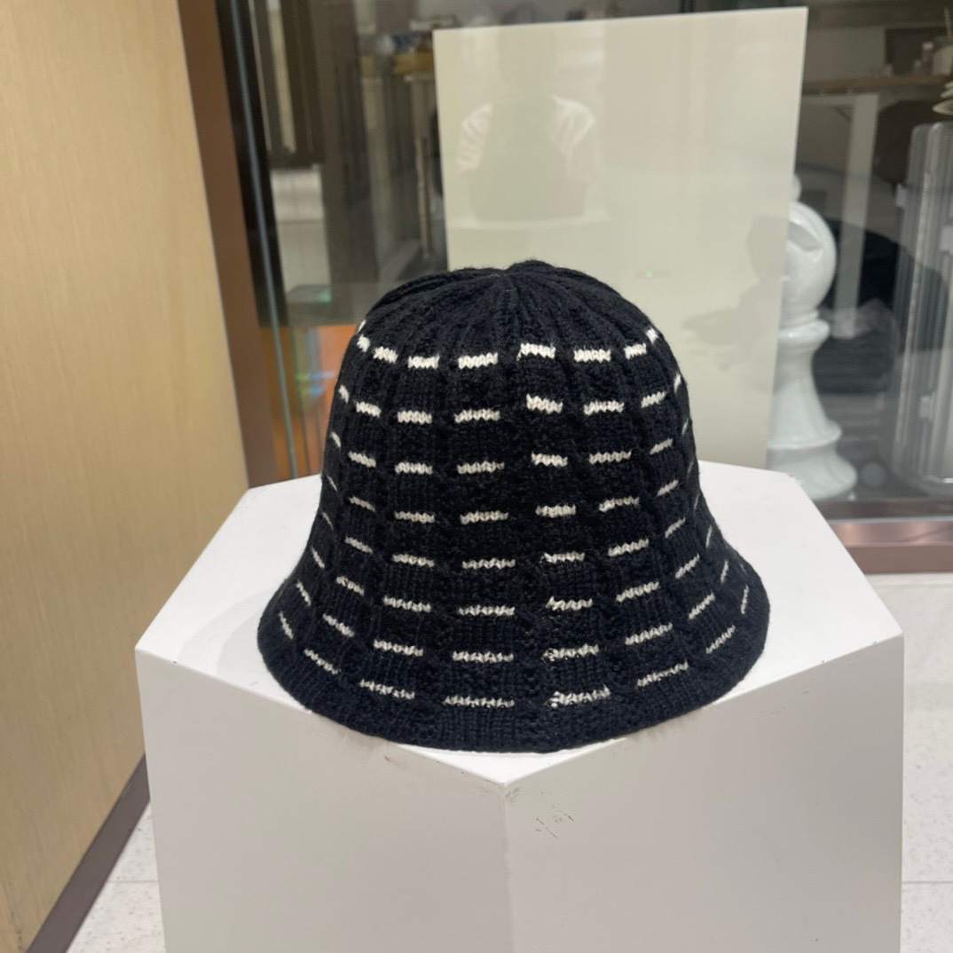 Burberry巴宝莉2023秋冬新款渔夫帽TBlogo羊毛头围57cm左右