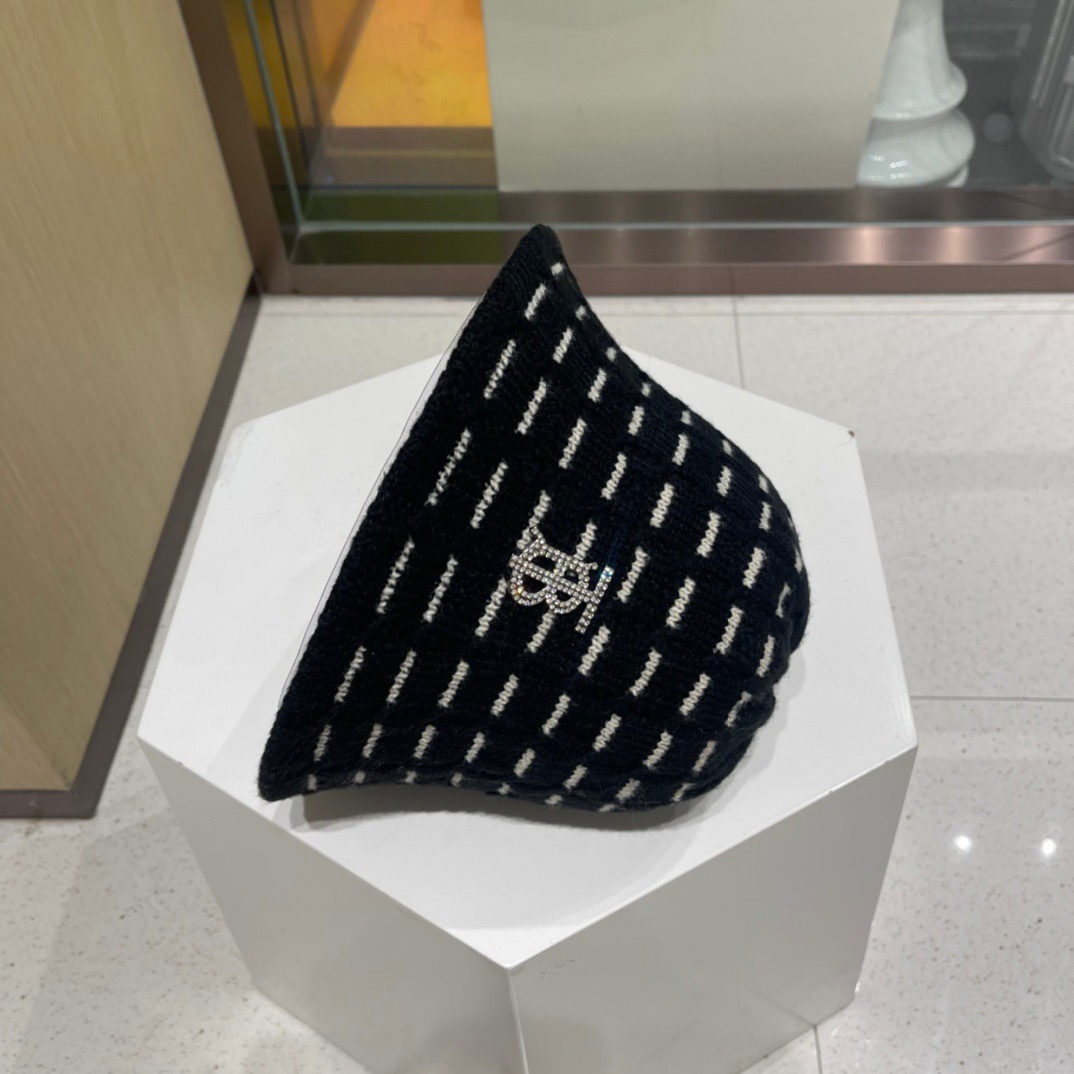 Burberry巴宝莉2023秋冬新款渔夫帽TBlogo羊毛头围57cm左右
