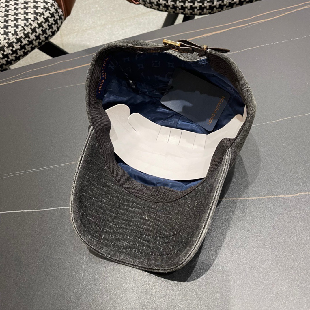新款出货LV路易威登新款原单棒球帽专柜1:1开模订制精细刺绣！质量超赞基础头围56贴片可调节