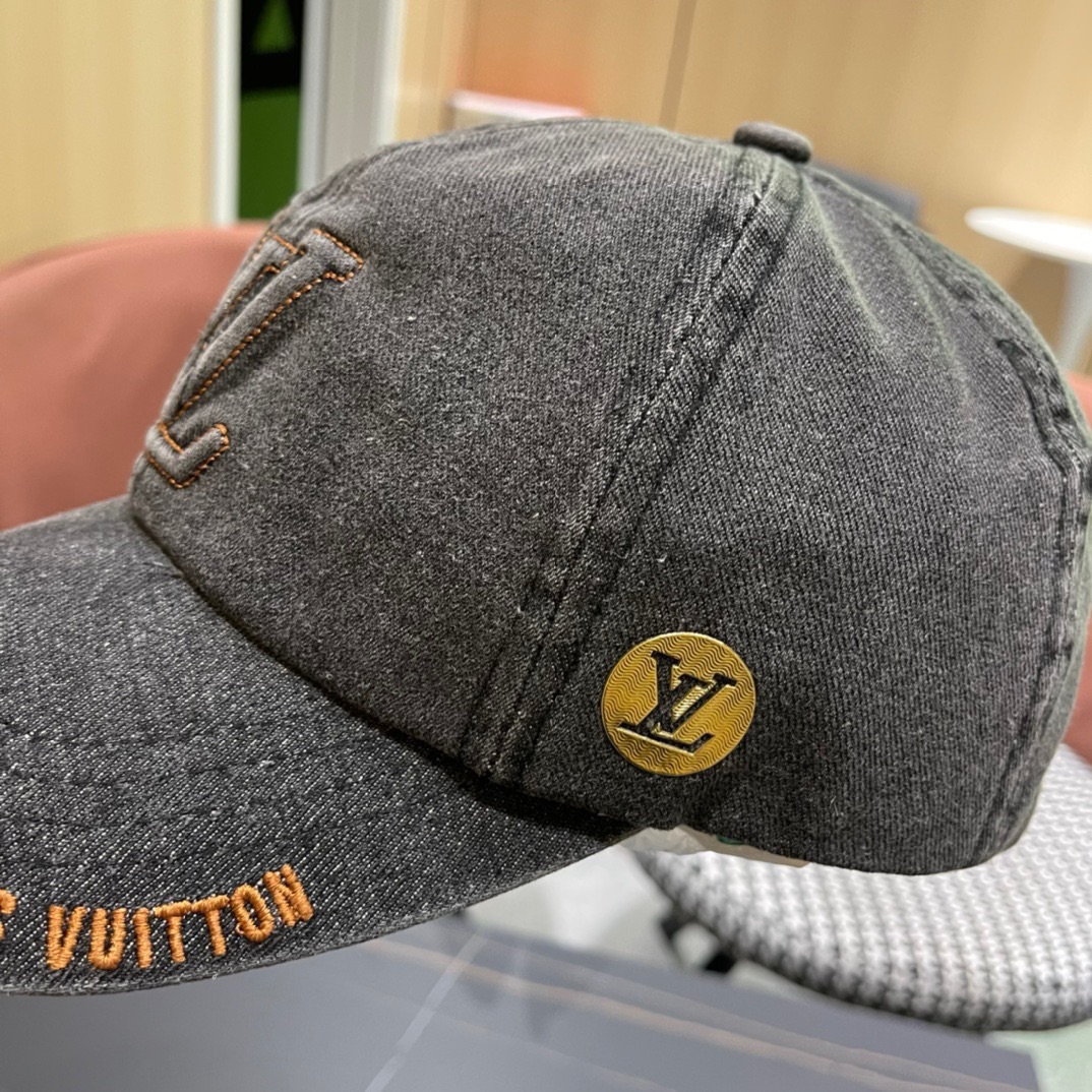 新款出货LV路易威登新款原单棒球帽专柜1:1开模订制精细刺绣！质量超赞基础头围56贴片可调节
