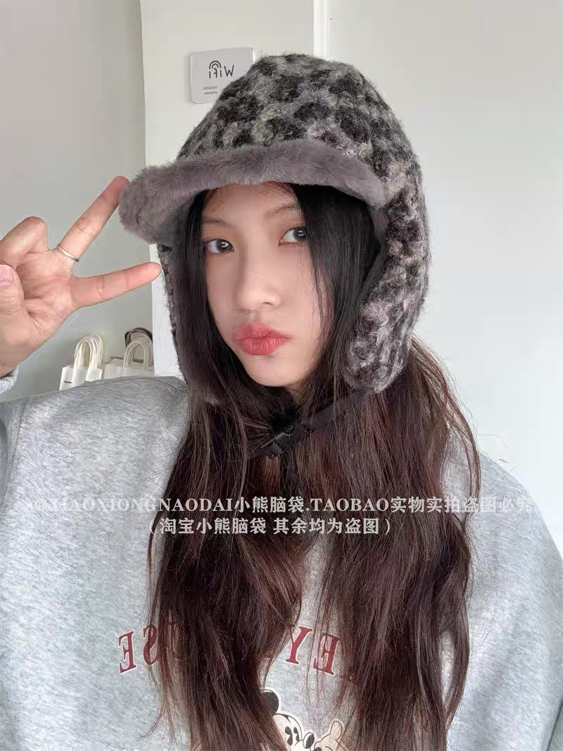 普拉达Prada2024年冬季新款豹纹加绒加厚保暖雷锋帽子女骑车百搭护耳帽