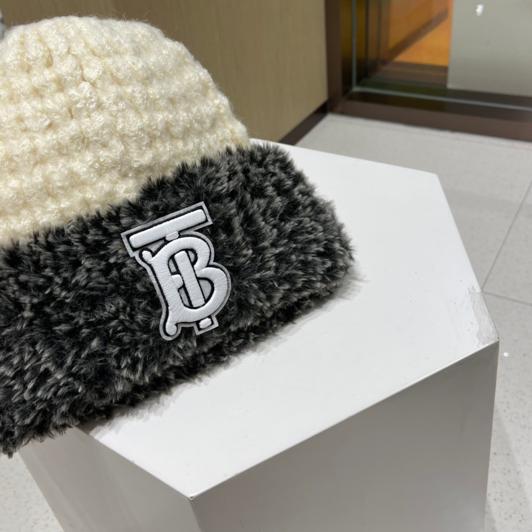 Burberry巴宝莉拼色卷边时尚百搭显脸小针织帽女士冬季户外保暖护耳毛线帽潮