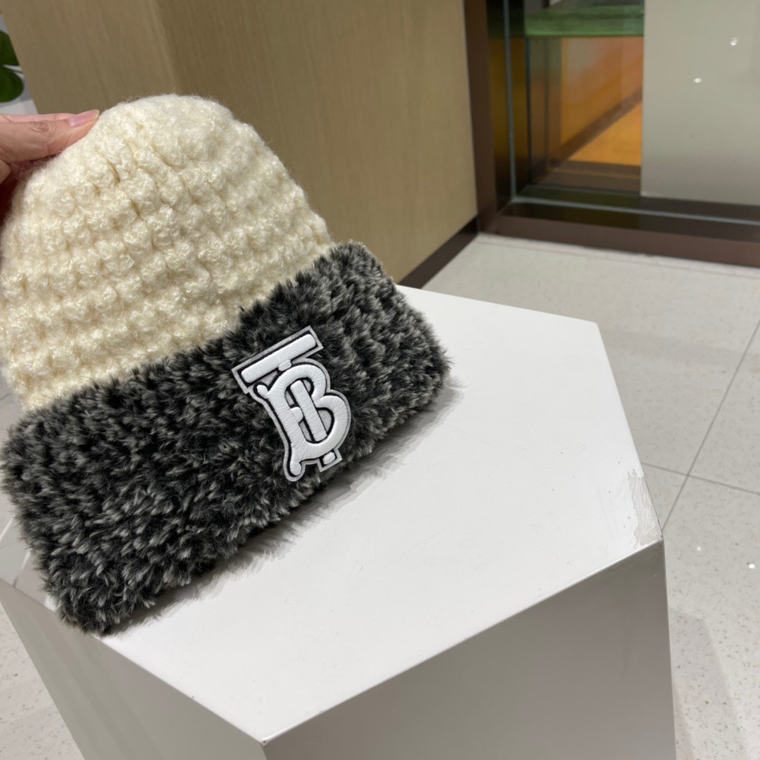 Burberry巴宝莉拼色卷边时尚百搭显脸小针织帽女士冬季户外保暖护耳毛线帽潮
