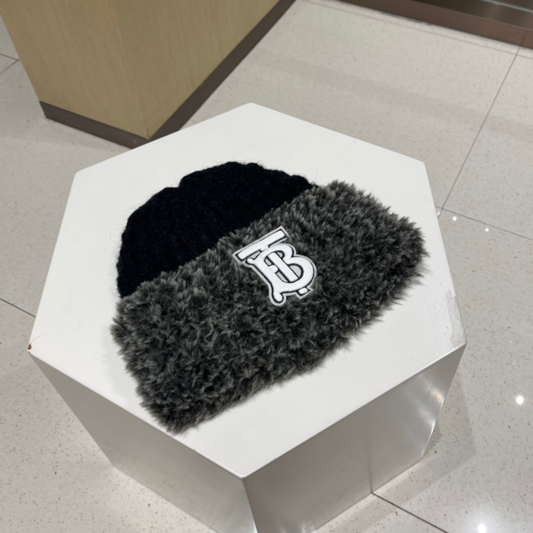 Burberry巴宝莉拼色卷边时尚百搭显脸小针织帽女士冬季户外保暖护耳毛线帽潮