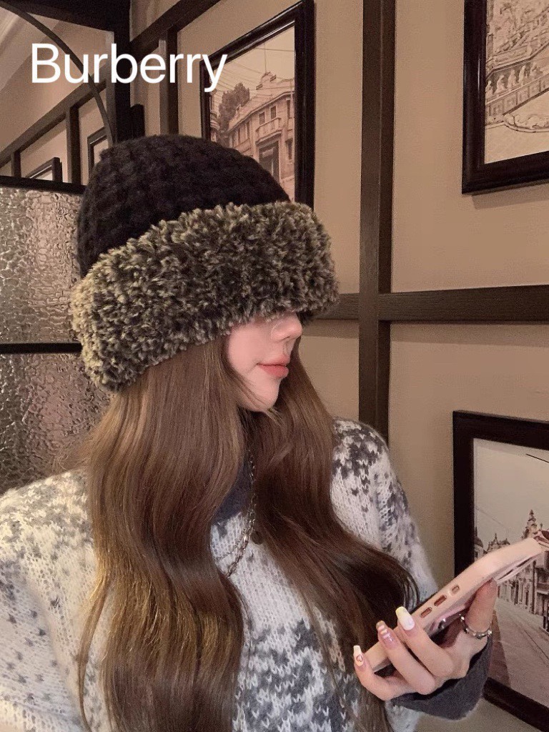 Burberry巴宝莉拼色卷边时尚百搭显脸小针织帽女士冬季户外保暖护耳毛线帽潮