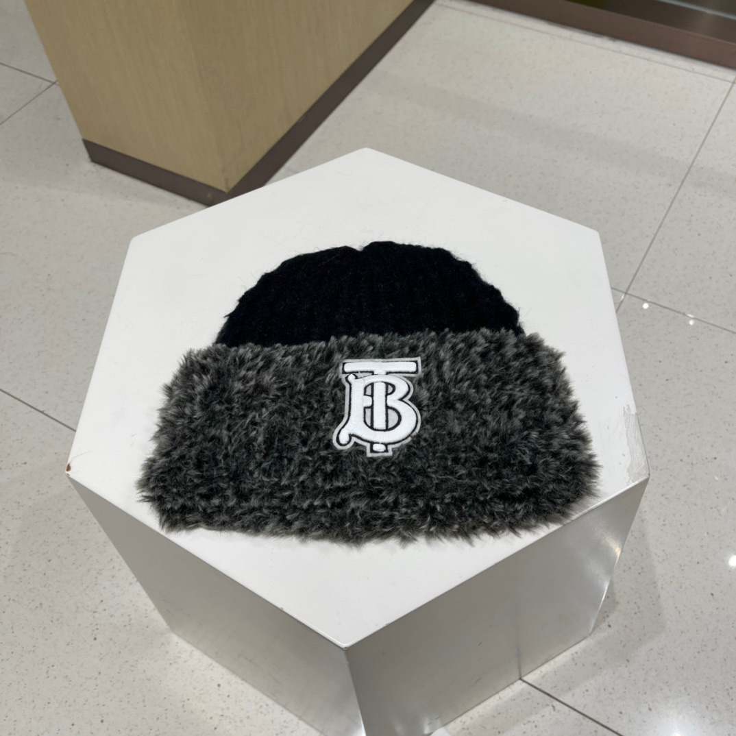 Burberry巴宝莉拼色卷边时尚百搭显脸小针织帽女士冬季户外保暖护耳毛线帽潮