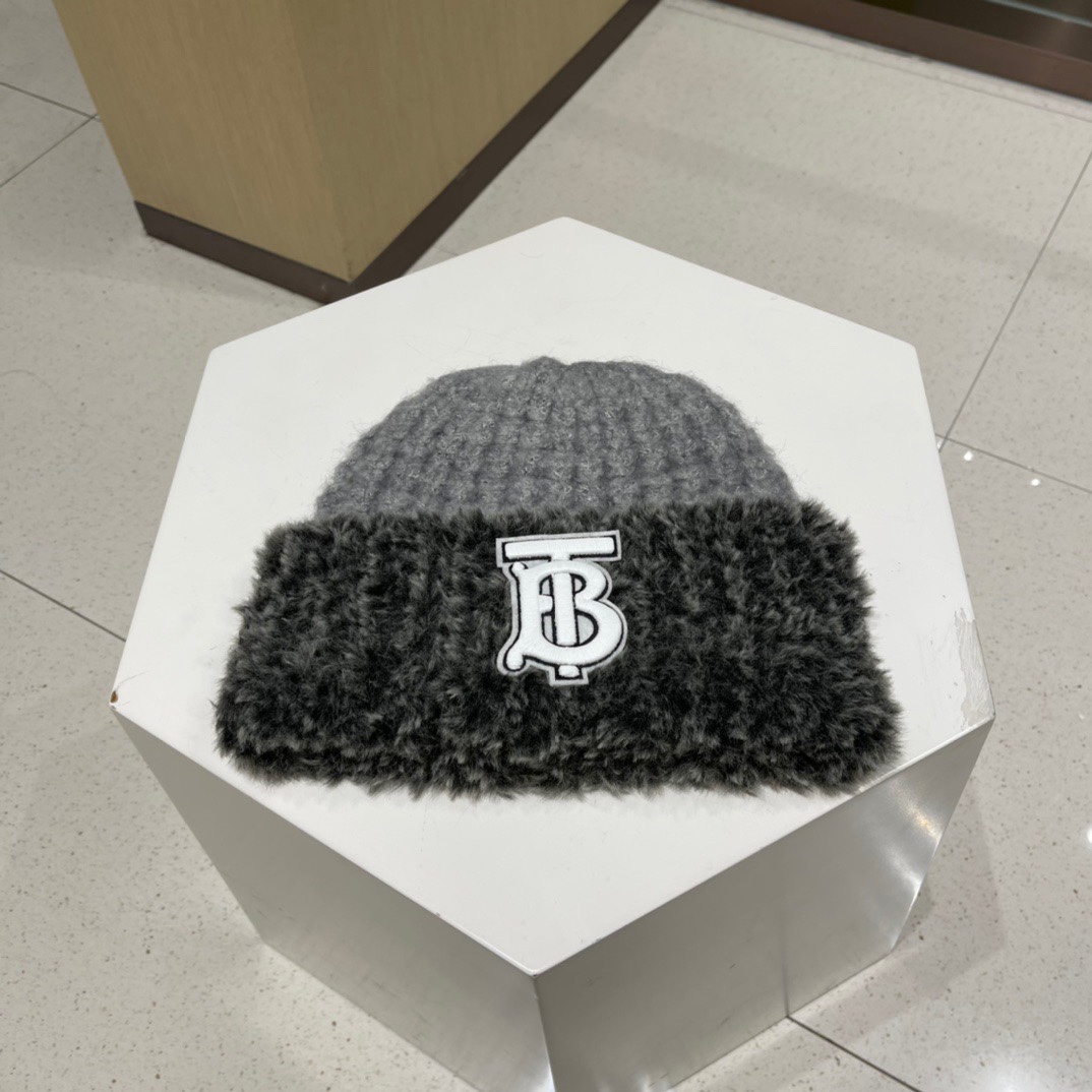 Burberry巴宝莉拼色卷边时尚百搭显脸小针织帽女士冬季户外保暖护耳毛线帽潮
