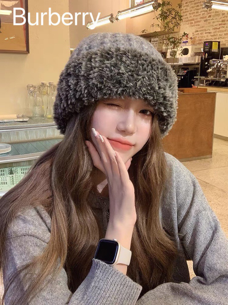 Burberry巴宝莉拼色卷边时尚百搭显脸小针织帽女士冬季户外保暖护耳毛线帽潮