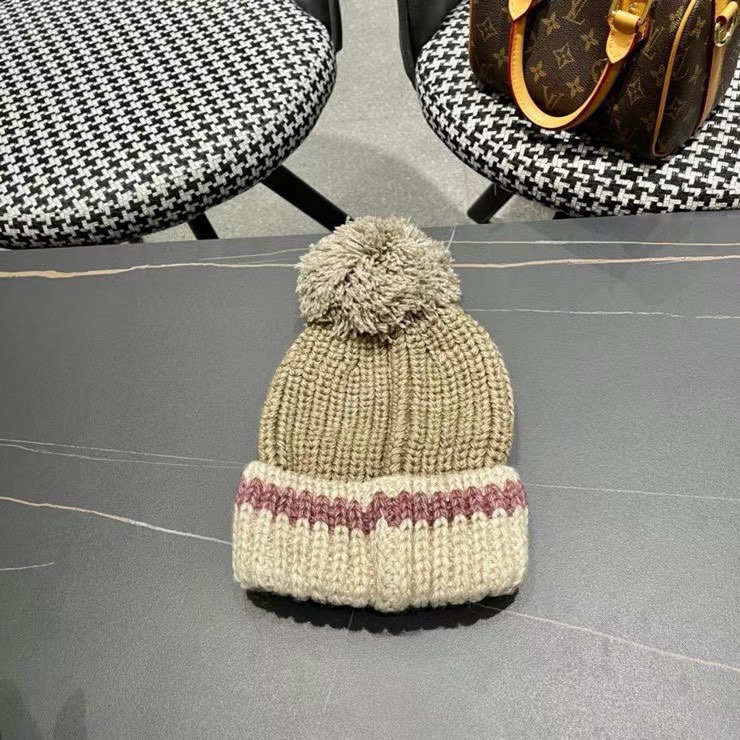 MONCLER蒙口秋冬新款拼色潮潮的洋气大毛球保暖实用舒适针织帽毛线帽