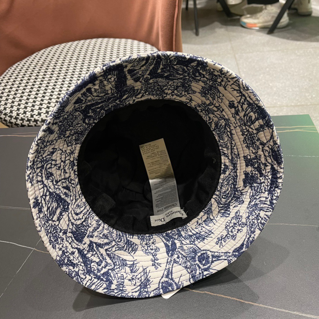 迪奥Dior官网最新满印迪奥logo渔夫帽防晒指数超高有型不软塌可随意折叠携带方便