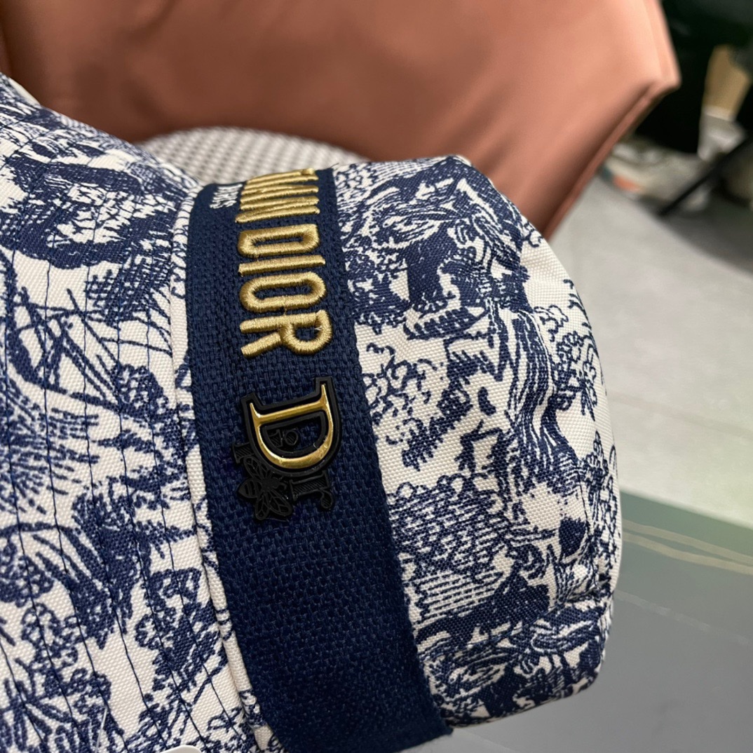 迪奥Dior官网最新满印迪奥logo渔夫帽防晒指数超高有型不软塌可随意折叠携带方便
