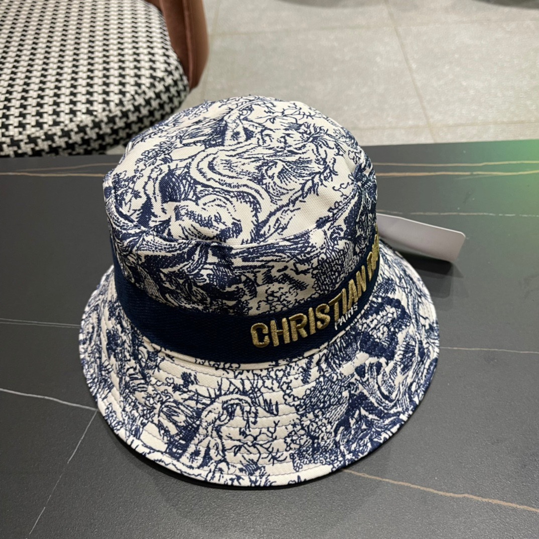迪奥Dior官网最新满印迪奥logo渔夫帽防晒指数超高有型不软塌可随意折叠携带方便