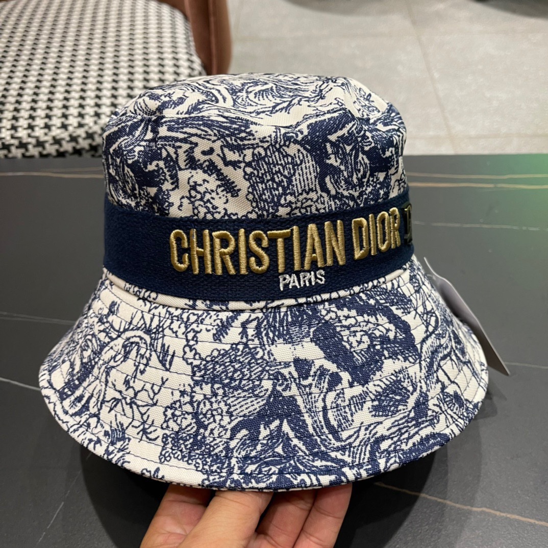 迪奥Dior官网最新满印迪奥logo渔夫帽防晒指数超高有型不软塌可随意折叠携带方便