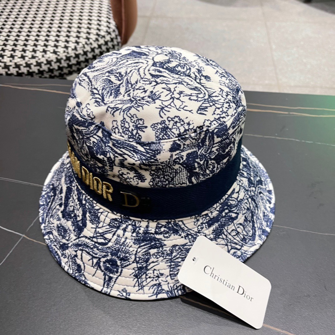 迪奥Dior官网最新满印迪奥logo渔夫帽防晒指数超高有型不软塌可随意折叠携带方便