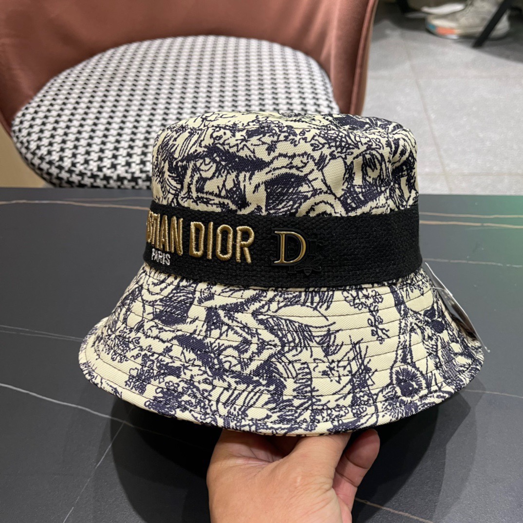 迪奥Dior官网最新满印迪奥logo渔夫帽防晒指数超高有型不软塌可随意折叠携带方便