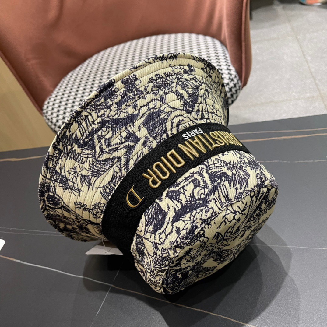 迪奥Dior官网最新满印迪奥logo渔夫帽防晒指数超高有型不软塌可随意折叠携带方便