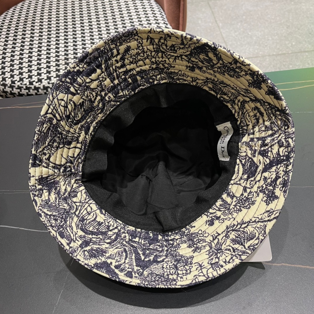 迪奥Dior官网最新满印迪奥logo渔夫帽防晒指数超高有型不软塌可随意折叠携带方便