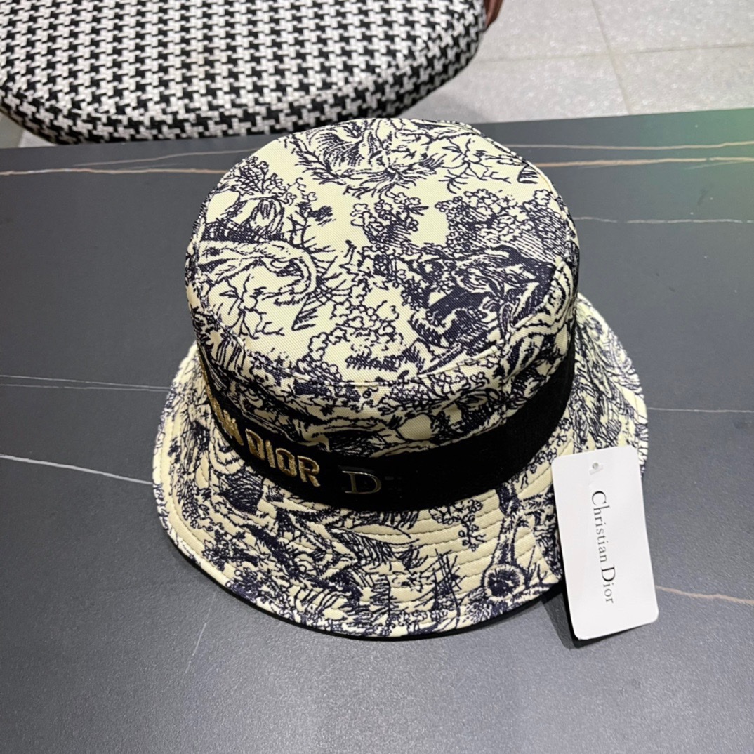 迪奥Dior官网最新满印迪奥logo渔夫帽防晒指数超高有型不软塌可随意折叠携带方便