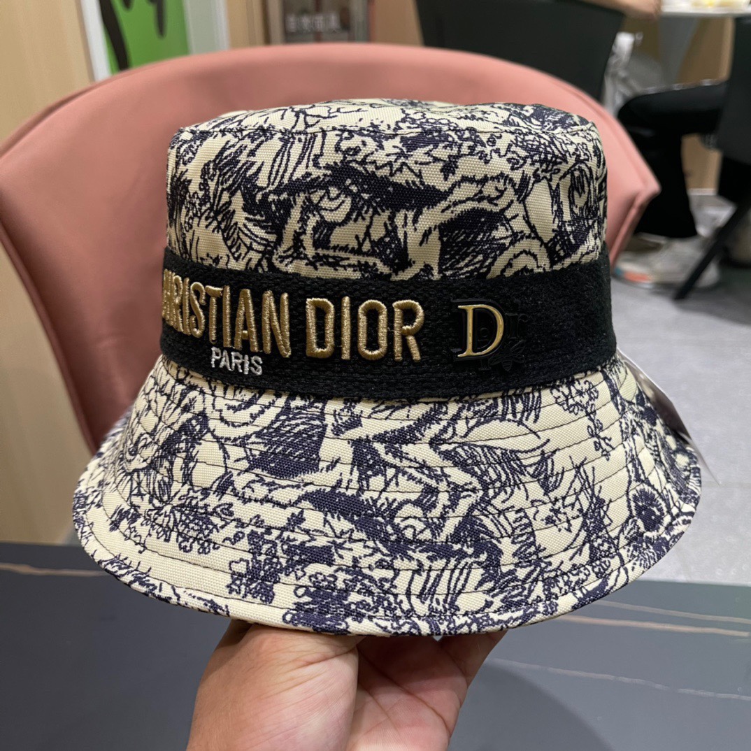 迪奥Dior官网最新满印迪奥logo渔夫帽防晒指数超高有型不软塌可随意折叠携带方便