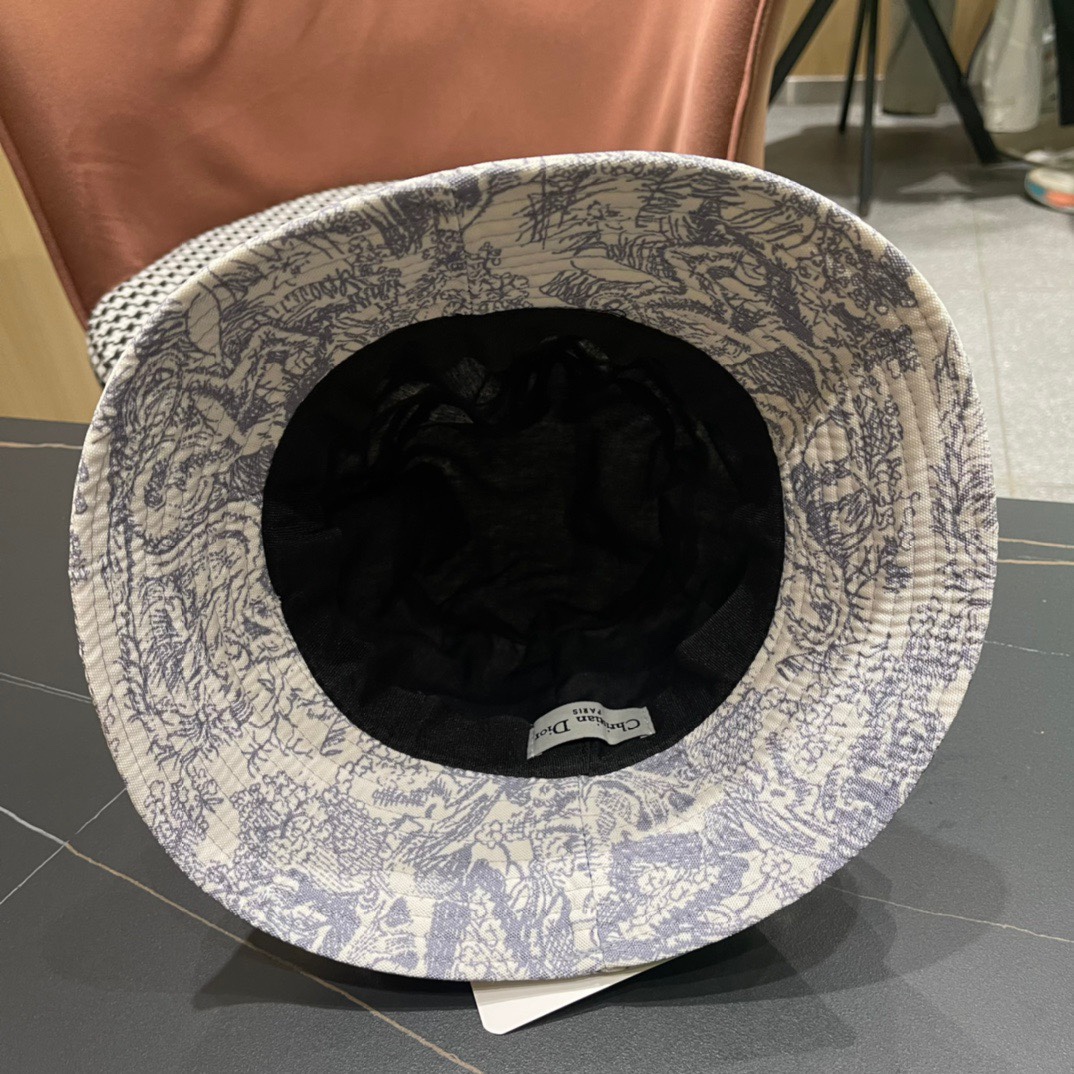 迪奥Dior官网最新满印迪奥logo渔夫帽防晒指数超高有型不软塌可随意折叠携带方便