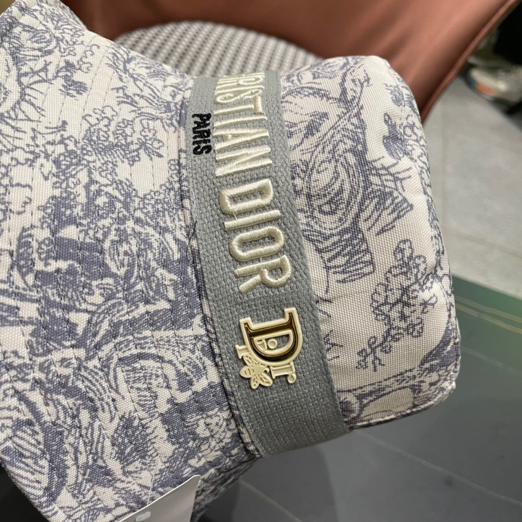 迪奥Dior官网最新满印迪奥logo渔夫帽防晒指数超高有型不软塌可随意折叠携带方便