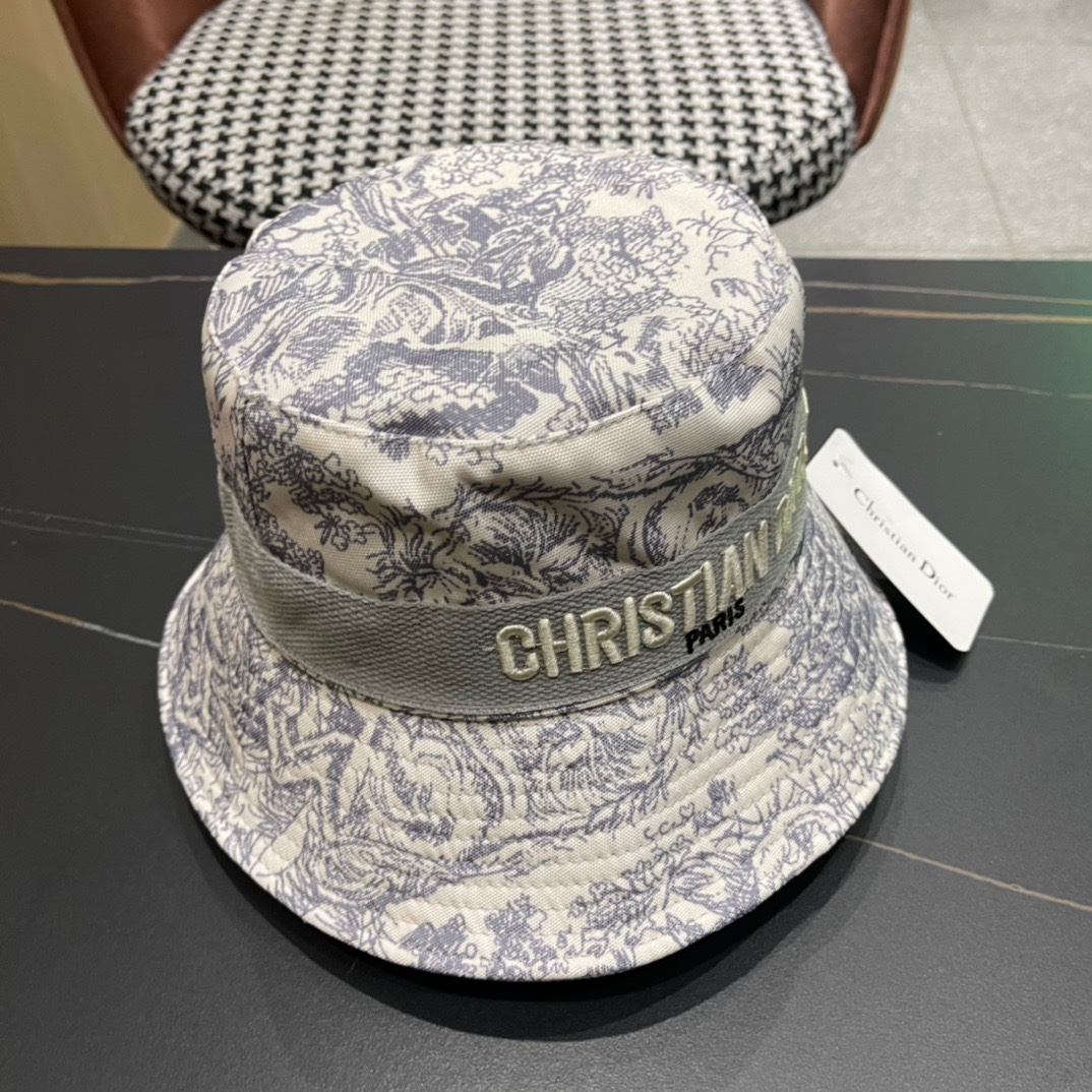 迪奥Dior官网最新满印迪奥logo渔夫帽防晒指数超高有型不软塌可随意折叠携带方便