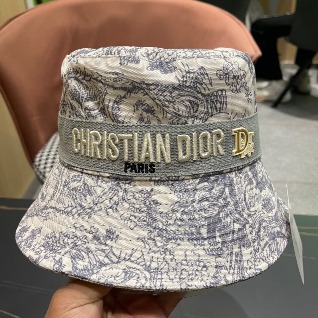 迪奥Dior官网最新满印迪奥logo渔夫帽防晒指数超高有型不软塌可随意折叠携带方便
