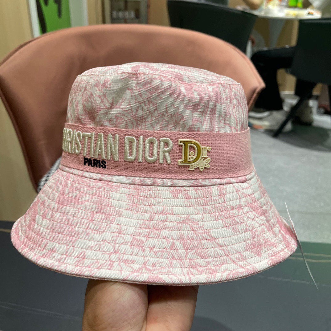 迪奥Dior官网最新满印迪奥logo渔夫帽防晒指数超高有型不软塌可随意折叠携带方便