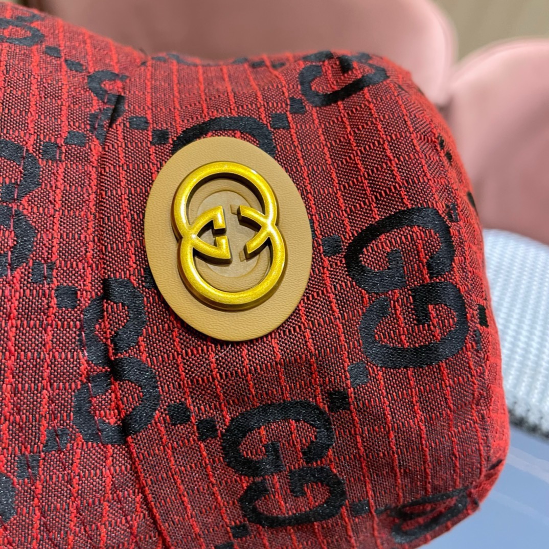GUCCI古奇2024专柜新款简约渔夫帽很潮！休闲运动款经典制作超级好搭衣服！