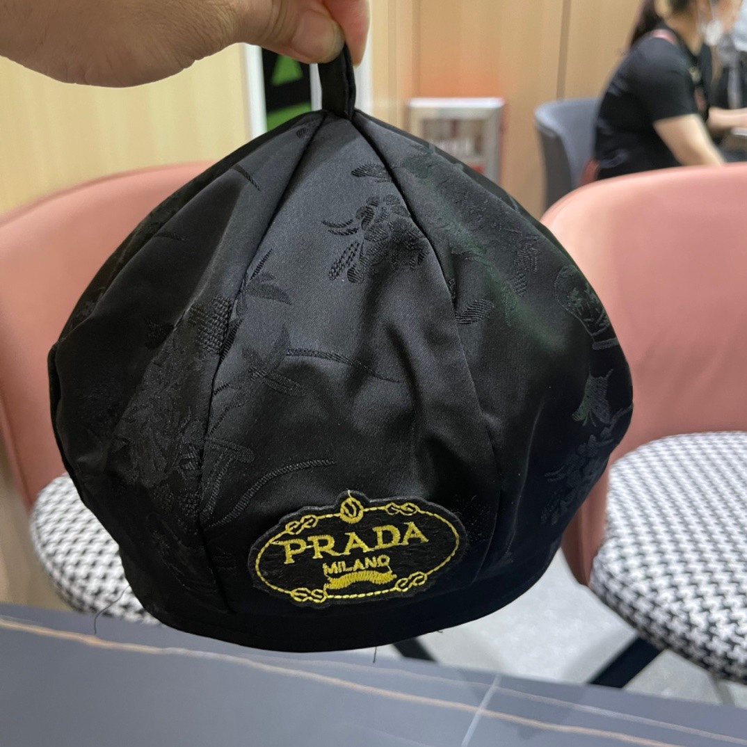 PRADA普拉达贝雷帽女春秋款显脸少韩系2024新款