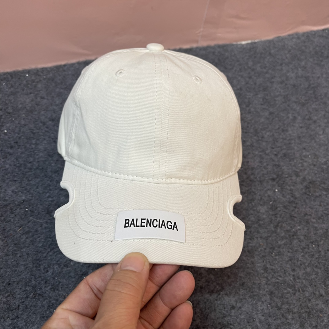 BALENCIAGA巴黎世家新logo棒球帽很酷的色系男女佩戴都有不同style第一批抢先出货！巴黎粉必