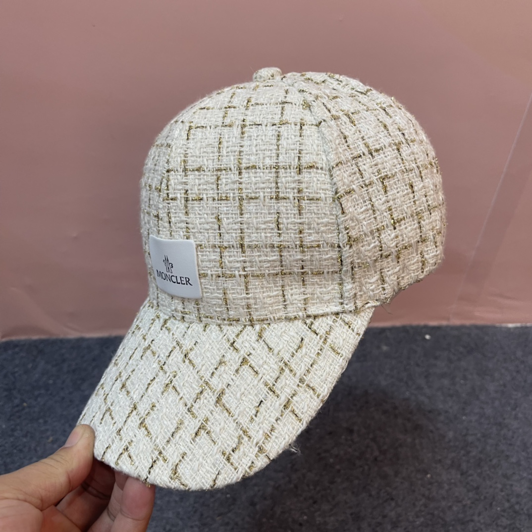 moncler蒙口*美式棒球帽字母精细帽子本身很有型疯狂打call炒鸡好搭衣服氛围感直接拉满！