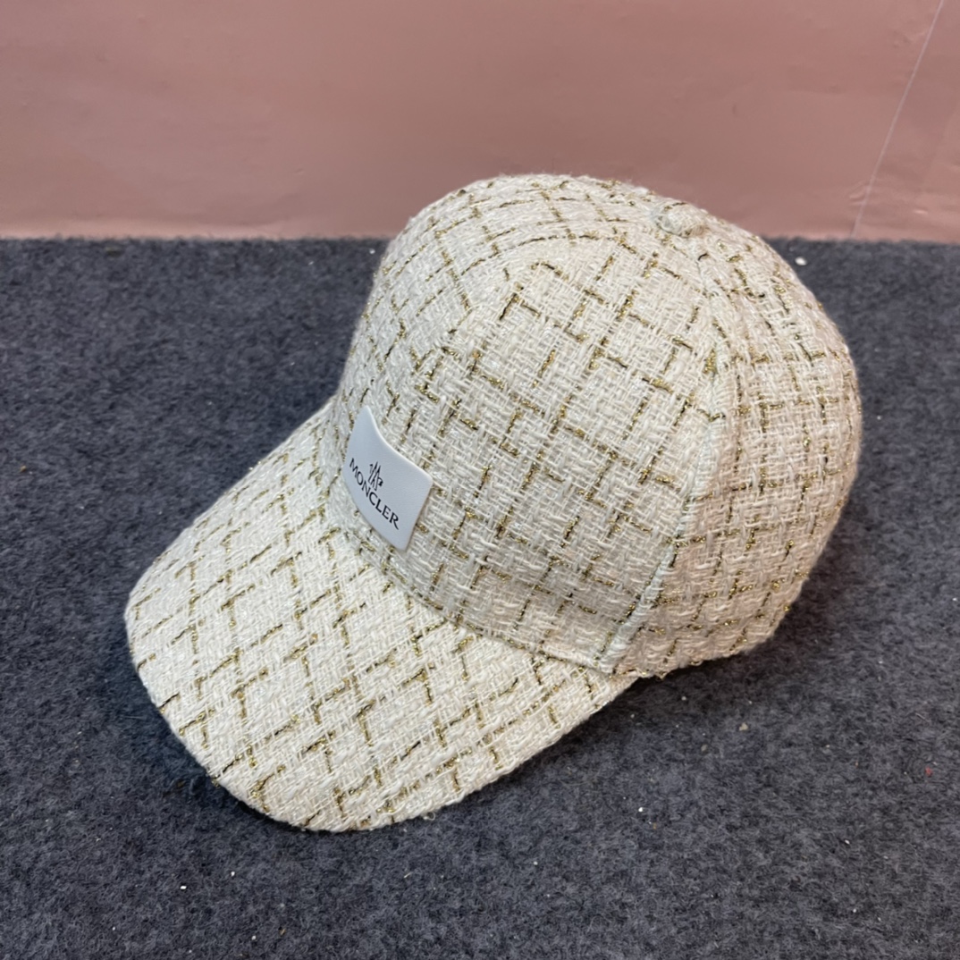 moncler蒙口*美式棒球帽字母精细帽子本身很有型疯狂打call炒鸡好搭衣服氛围感直接拉满！