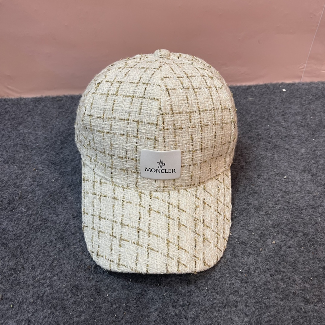 moncler蒙口*美式棒球帽字母精细帽子本身很有型疯狂打call炒鸡好搭衣服氛围感直接拉满！