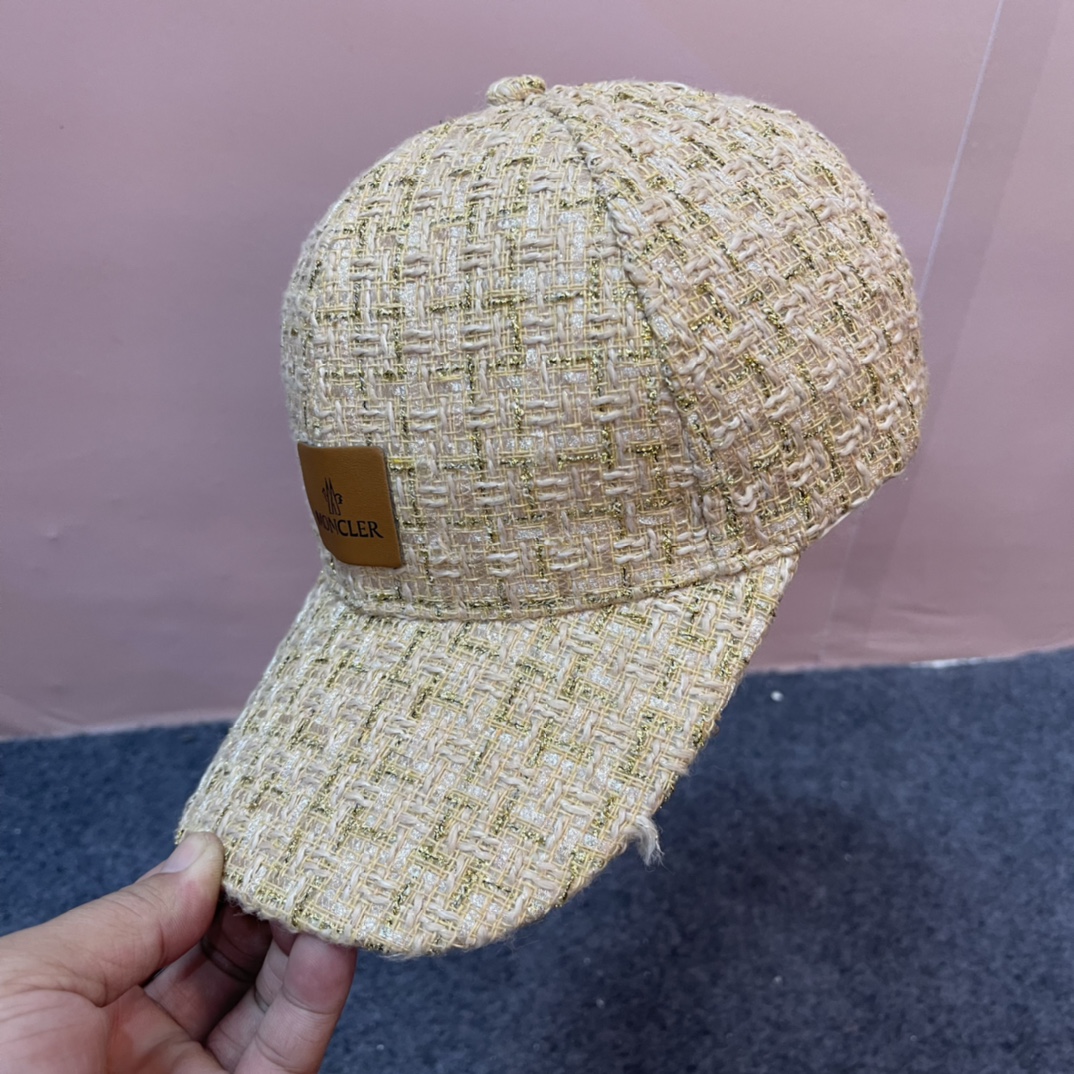 moncler蒙口*美式棒球帽字母精细帽子本身很有型疯狂打call炒鸡好搭衣服氛围感直接拉满！