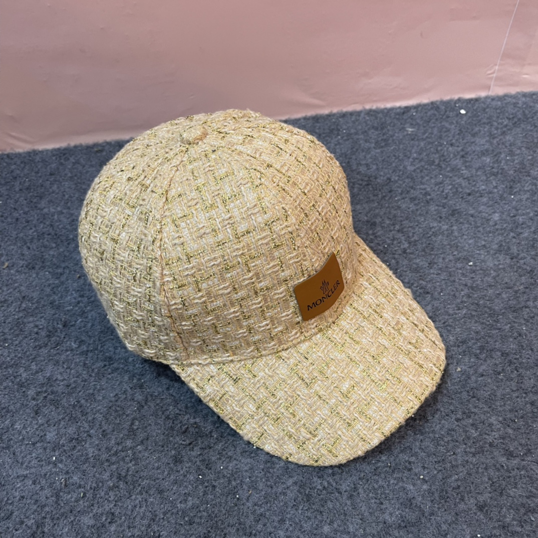 moncler蒙口*美式棒球帽字母精细帽子本身很有型疯狂打call炒鸡好搭衣服氛围感直接拉满！