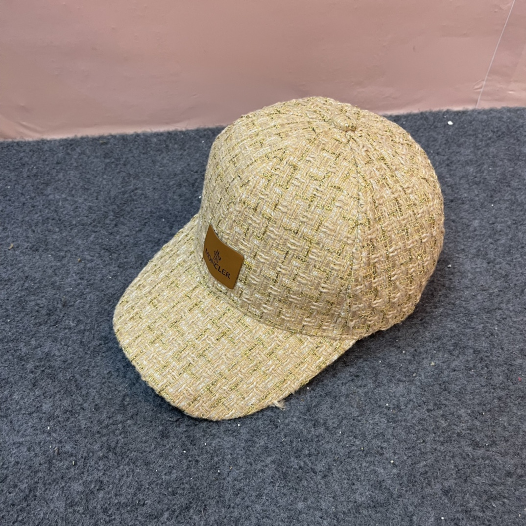 moncler蒙口*美式棒球帽字母精细帽子本身很有型疯狂打call炒鸡好搭衣服氛围感直接拉满！